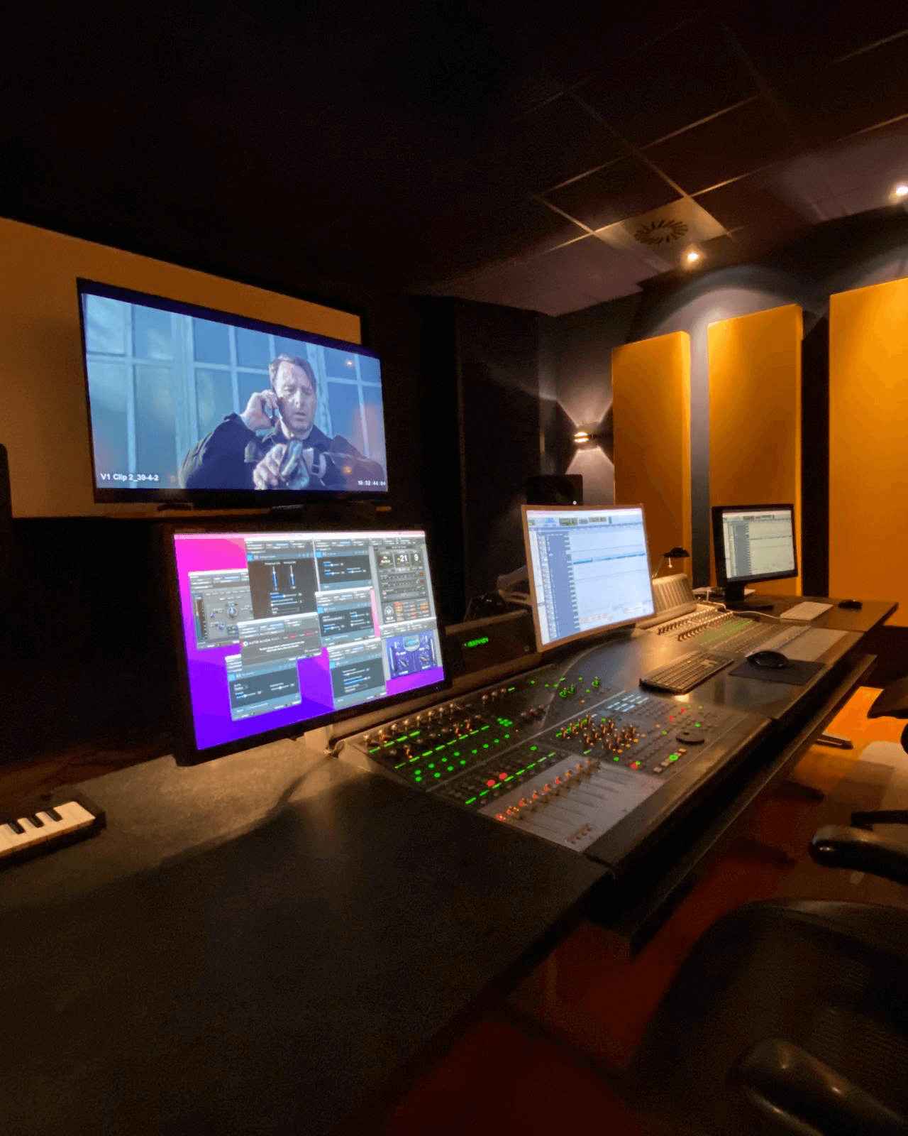 Professionelles Synchronstudio